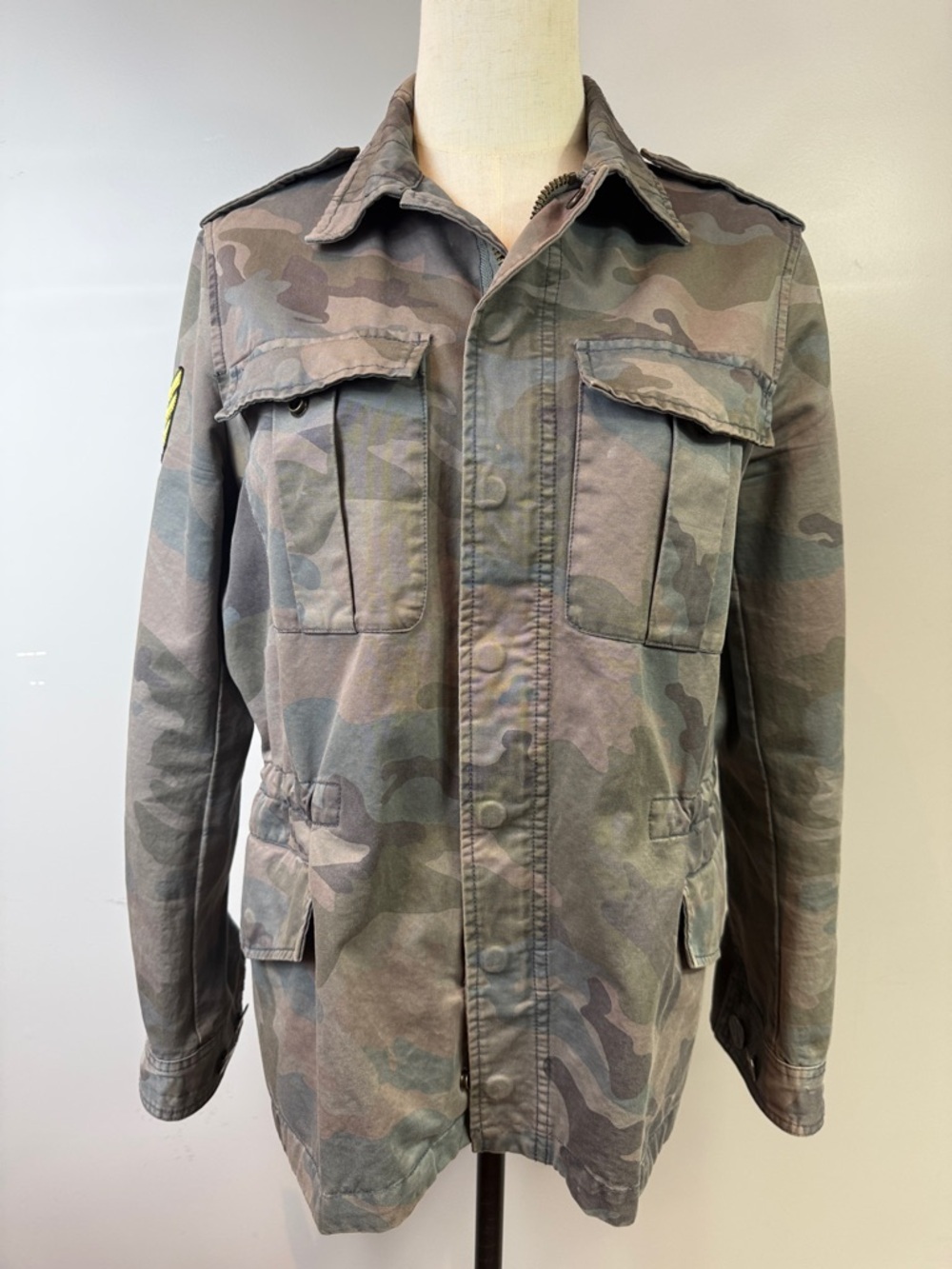 Camo Utility Jacket – Size M – Military Style Lightweight Jacket - Picture 2 of 13